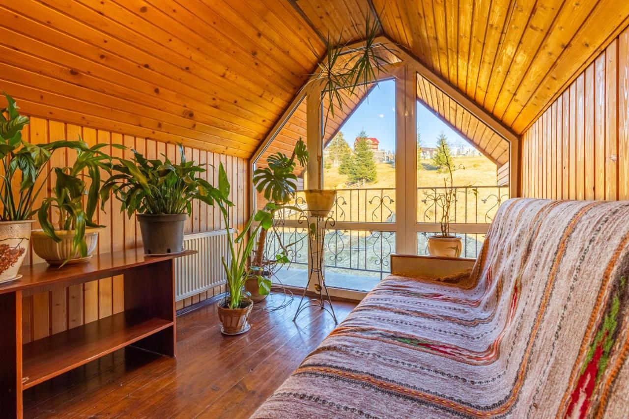 Hotel Гуцульська Світлиця Bukovel Esterno foto