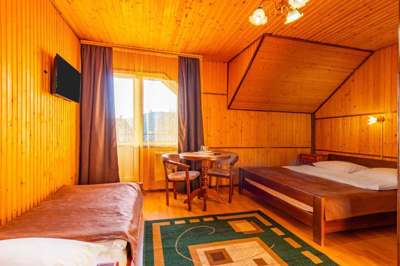 Hotel Гуцульська Світлиця Bukovel Esterno foto