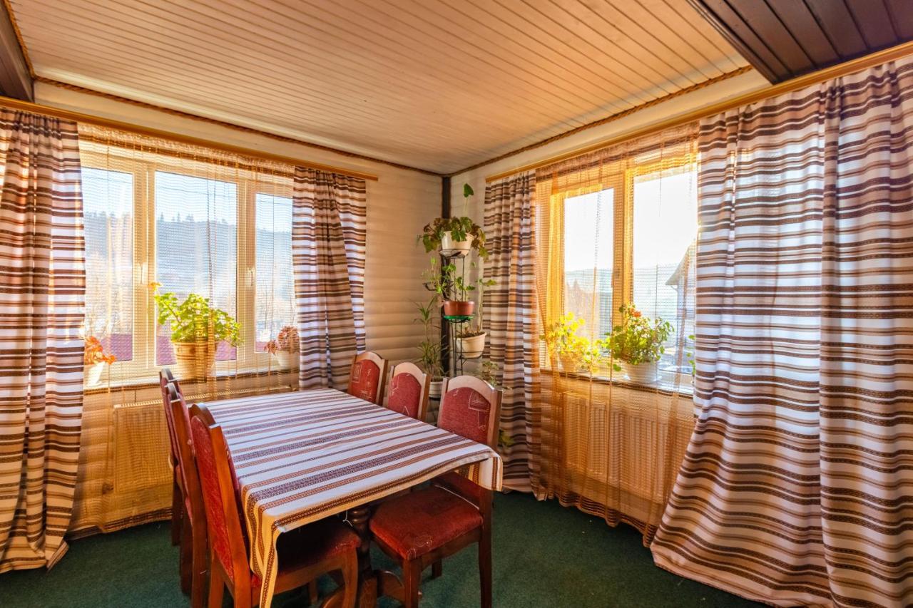 Hotel Гуцульська Світлиця Bukovel Esterno foto