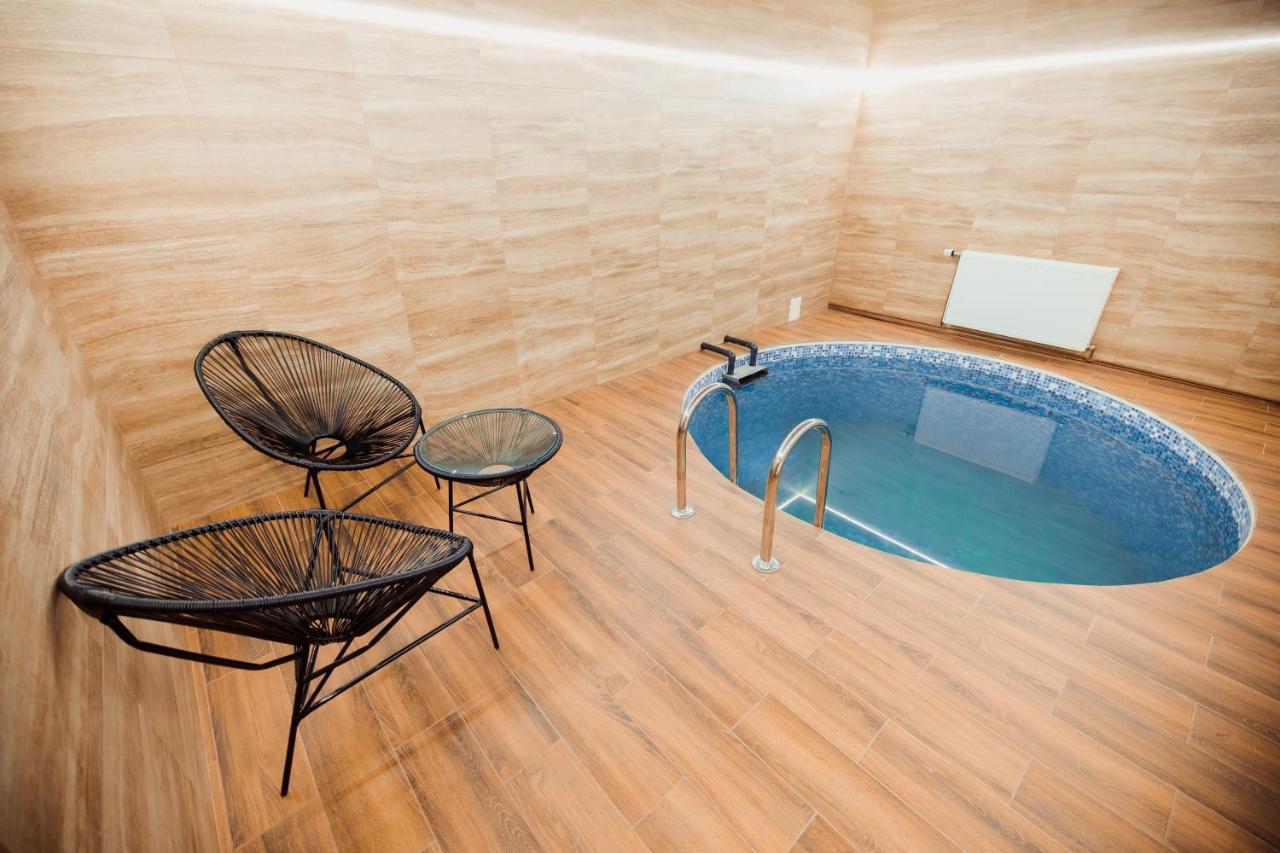 Hotel Гуцульська Світлиця Bukovel Esterno foto